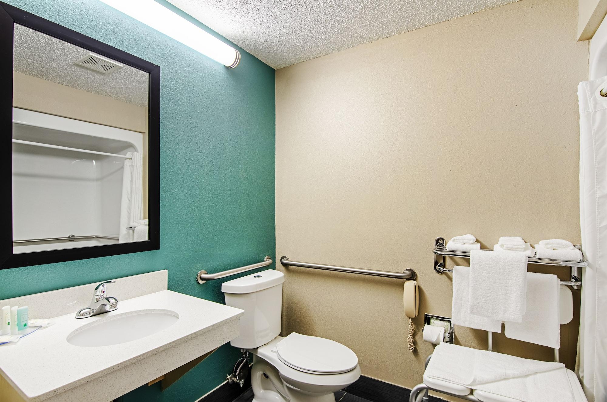 Quality Inn & Suites I-81 Exit 7 Брістол Екстер'єр фото