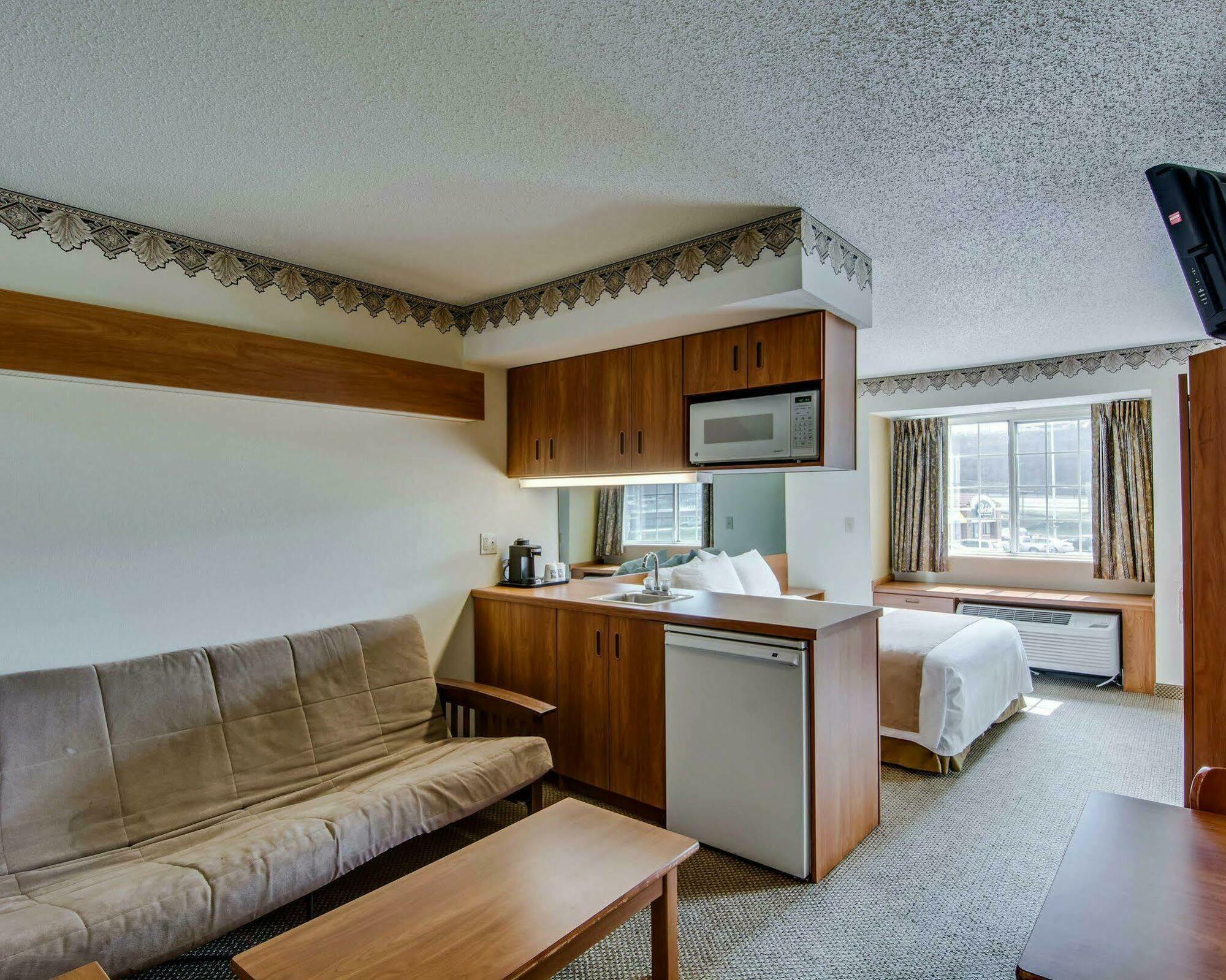 Quality Inn & Suites I-81 Exit 7 Брістол Екстер'єр фото